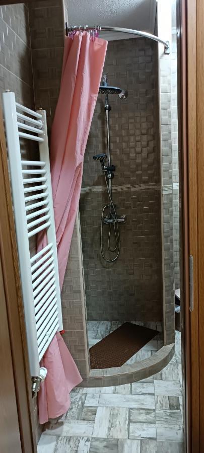 Princips Apartment Szarajevó Szoba fotó
